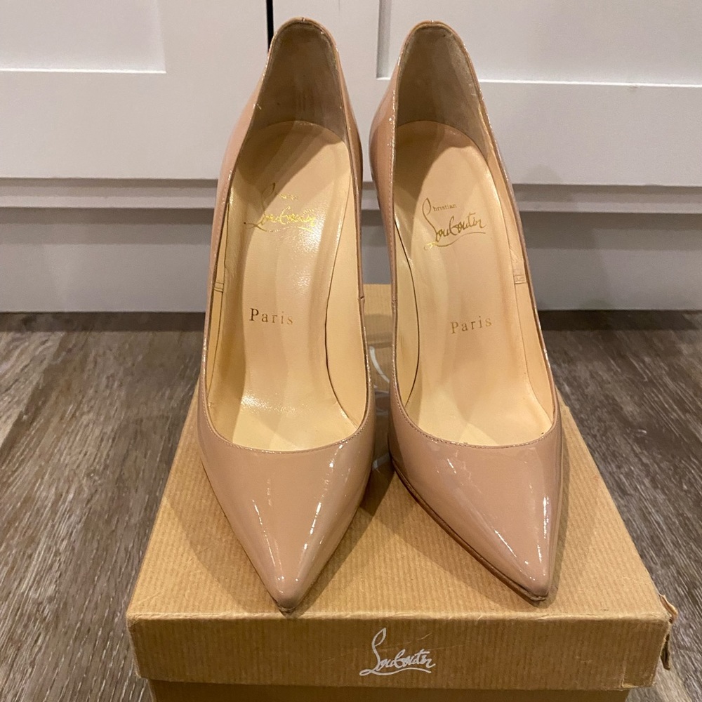 COPY - Christian Louboutin - Décolleté 554 100 patent-leather pumps - Nude